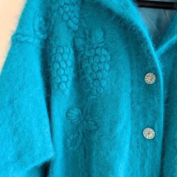 Vintage Turquoise 3D grape cardigan - Picture 5 of 12
